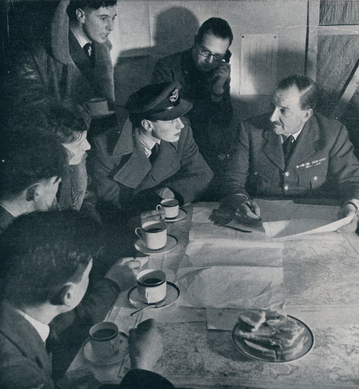 Nalot się skończył, ale zadanie załogi jeszcze się nie zakończyło, 1941 autorstwa Unbekannt