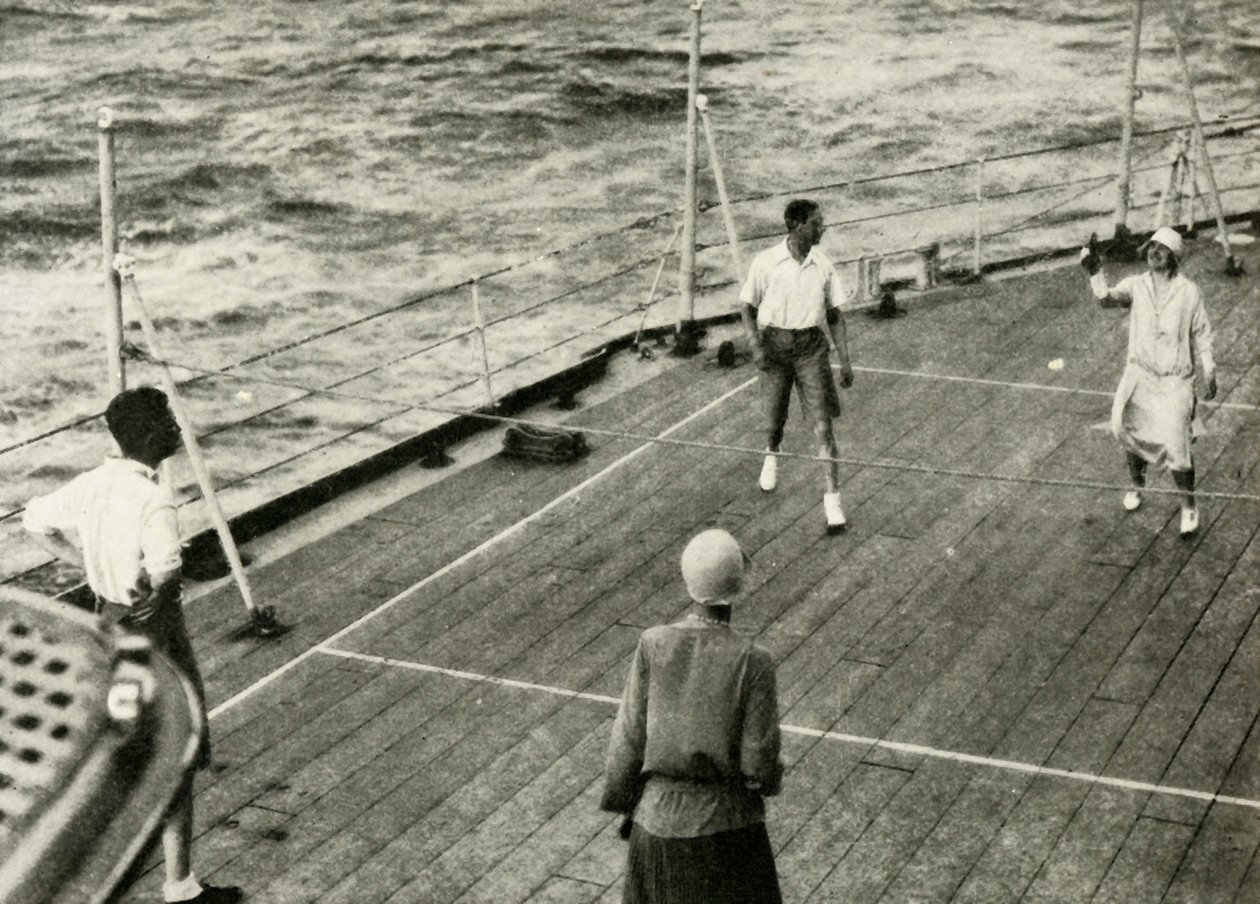 Ich Królewskie Mości w Game of Deck Quoits na pokładzie H.M.S. Rozgłos, 1927, 1937. autorstwa Unbekannt