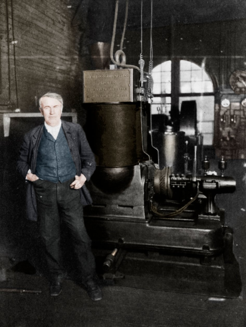 Thomas Alva Edison, amerykański wynalazca, ze swoim pierwszym dynamem do produkcji światła elektrycznego, lata 80. XIX wieku autorstwa Unbekannt
