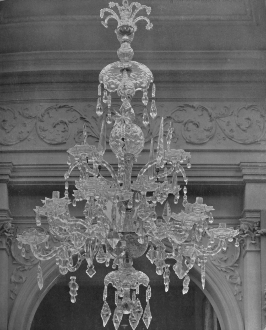 Żyrandol trzypoziomowy na 20 świateł c.1770, 1928 autorstwa Unbekannt