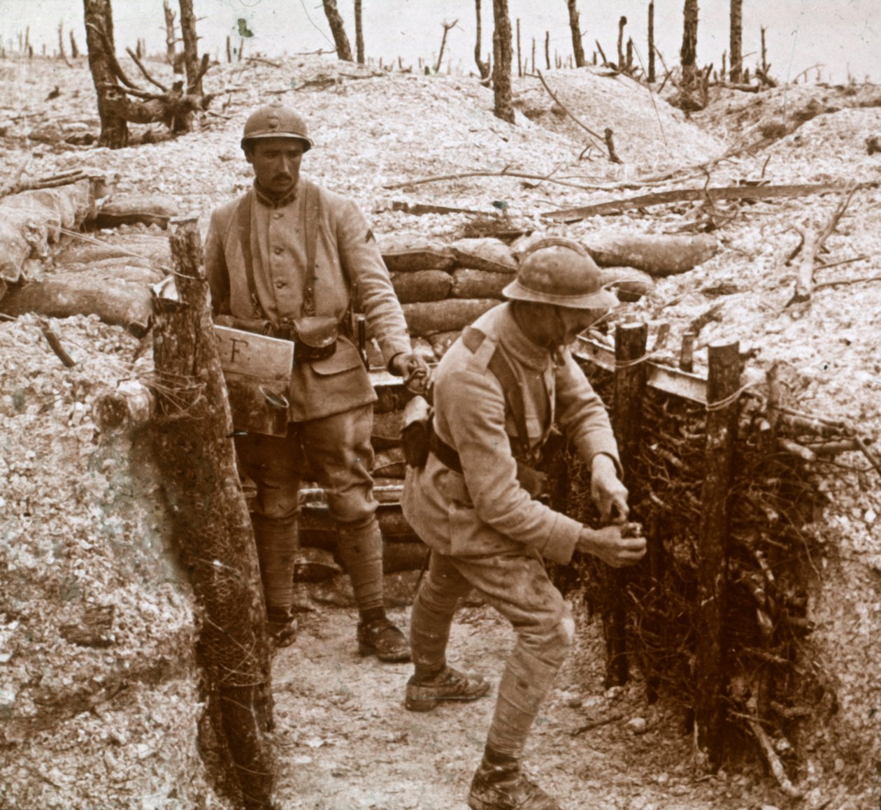 Rzucanie granatów, linia frontu, c1914-c1918 autorstwa Unbekannt