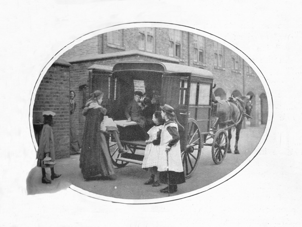 Do szkoły karetką pogotowia, Londyn, ok. 1903 r. 1903 autorstwa Unbekannt