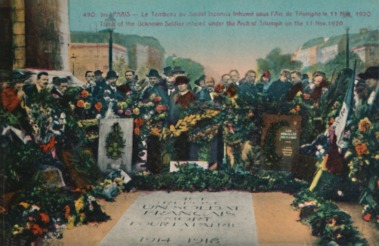 Grób Nieznanego Żołnierza pochowany pod Łukiem Triumfalnym 11 listopada 1920 r., Paryż, ok. 1920 r. autorstwa Unbekannt