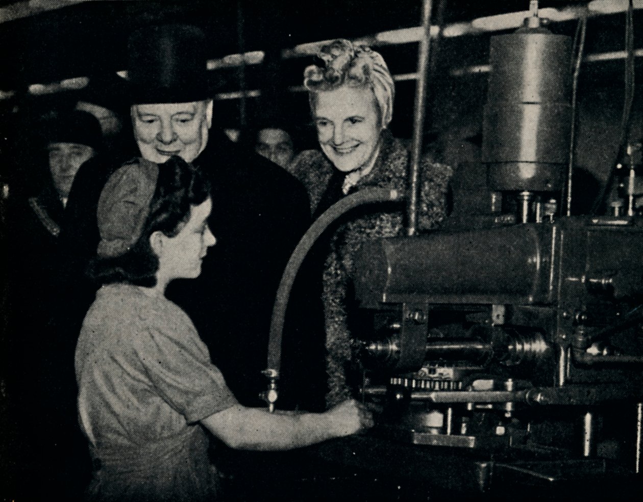 Zwiedzanie Inspekcji Fabryki Broni, lata 40., 1945. autorstwa Unbekannt