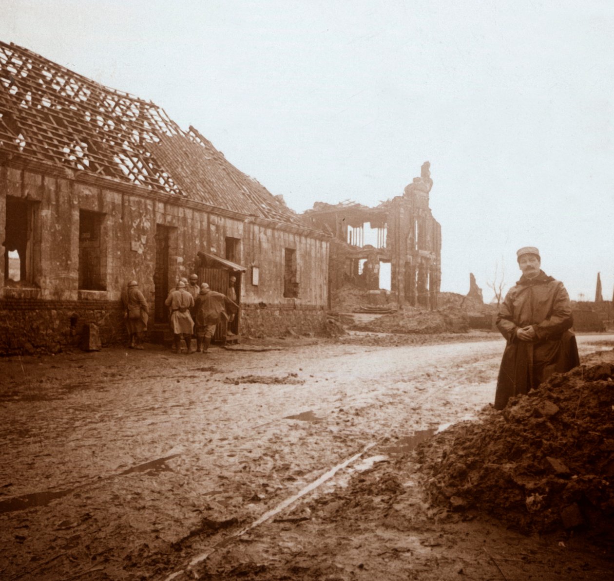 Ratusz w Ablain-Saint-Nazaire, północna Francja, c1914-c1918. autorstwa Unbekannt