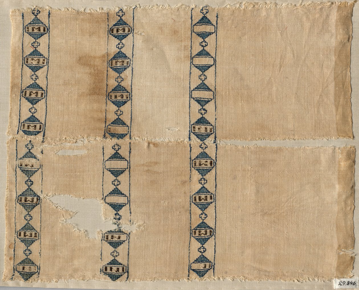 Dwa fragmenty szalika lub nakrycia głowy, 1300s. autorstwa Unbekannt