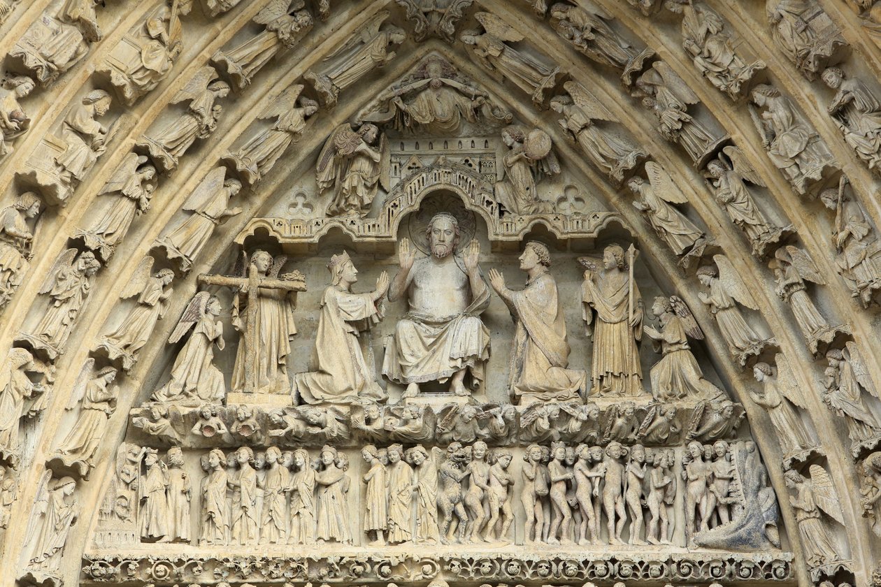 Tympanon portalu Sądu Ostatecznego: Chrystus Sądu Ostatecznego. U jego boku na kolanach Najświętsza Maryja Panna i św. Jan wstawiają się o zbawienie dusz. Katedra w Amiens, Amiens, Francja autorstwa Unbekannt