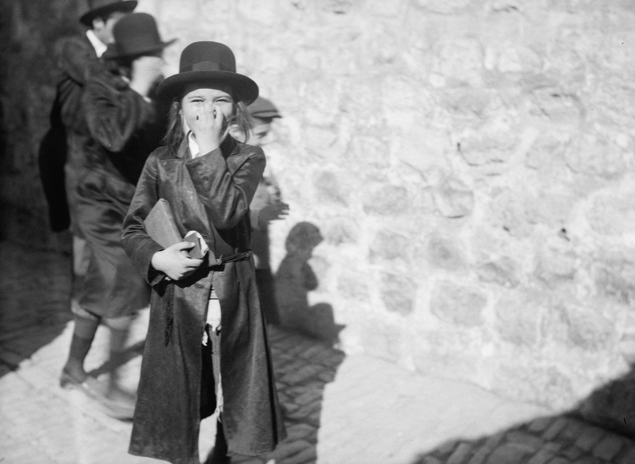 Typy przy Ścianie Płaczu Żydów, ok. 1934-1939 (zdjęcie czarno-białe) autorstwa Unbekannt