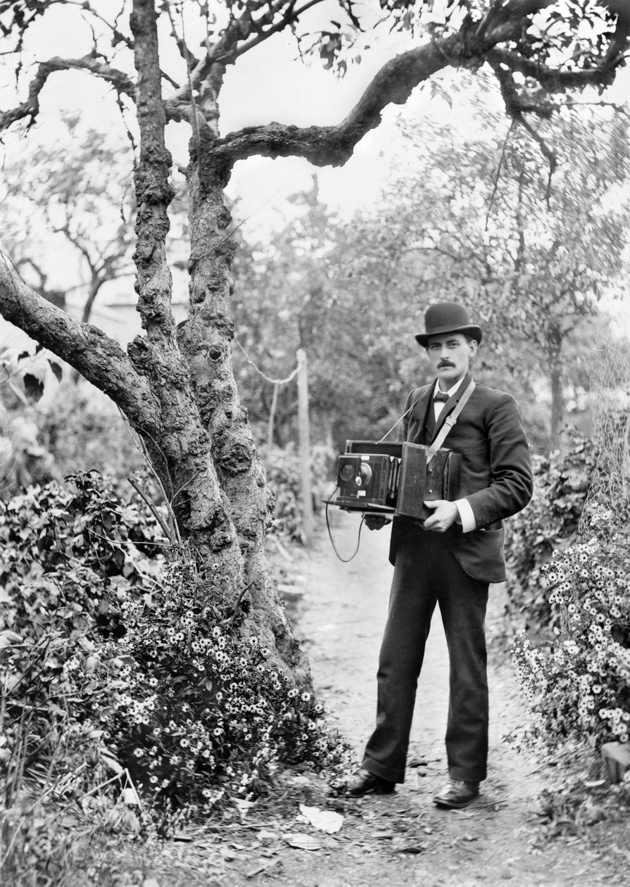 Wielka Brytania : Fotograf JT Newman ze swoim aparatem płytowym. c1890 autorstwa Unbekannt