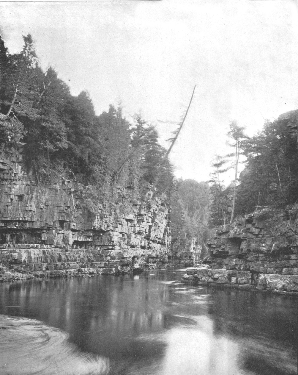 Upper End of the Ausable Chasm, Adirondacks, stan Nowy Jork, USA, ok. 1900. autorstwa Unbekannt