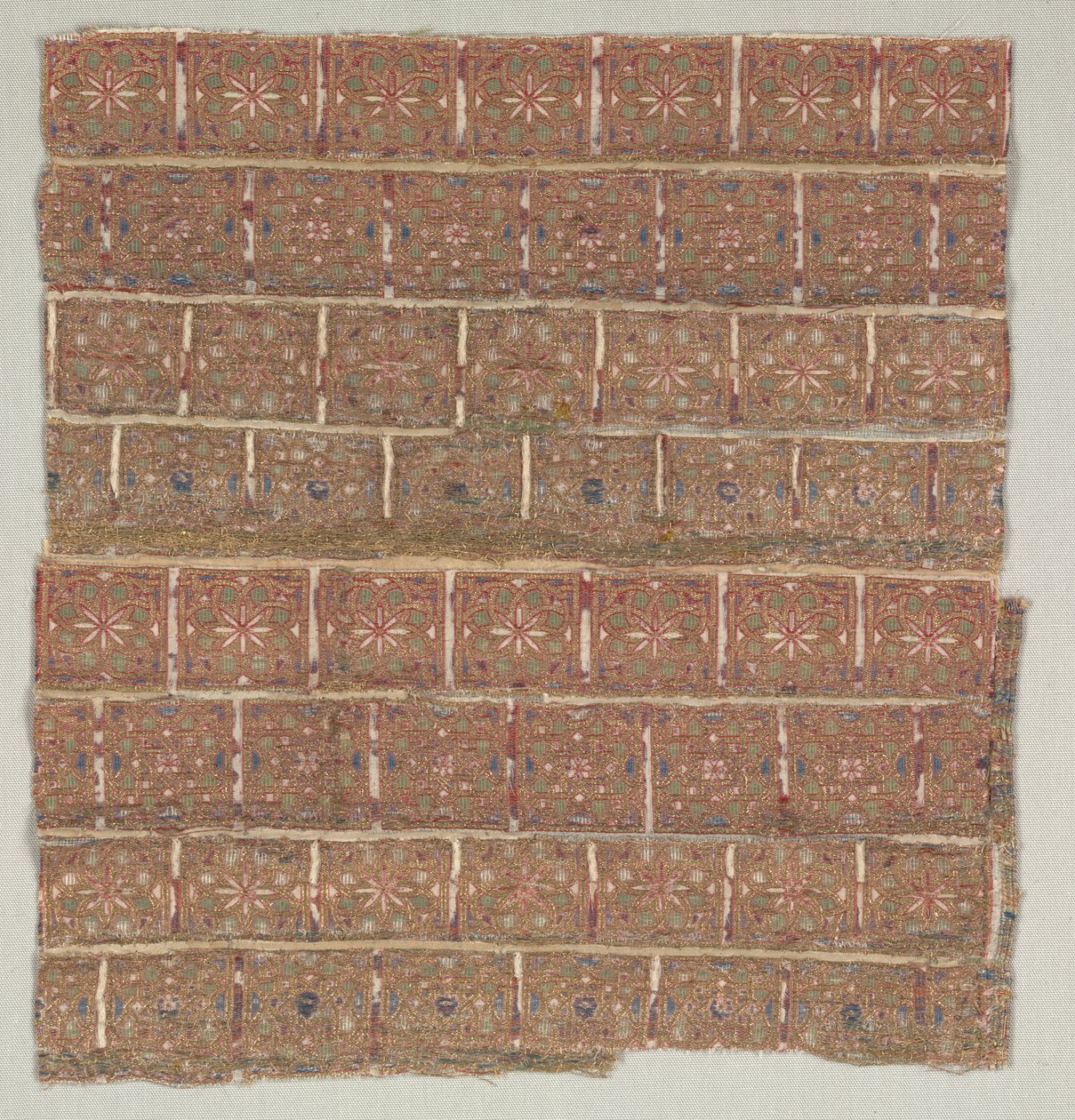Fragment szaty z gwiazdami w rozłożonych kwadratach, 1200s. autorstwa Unbekannt