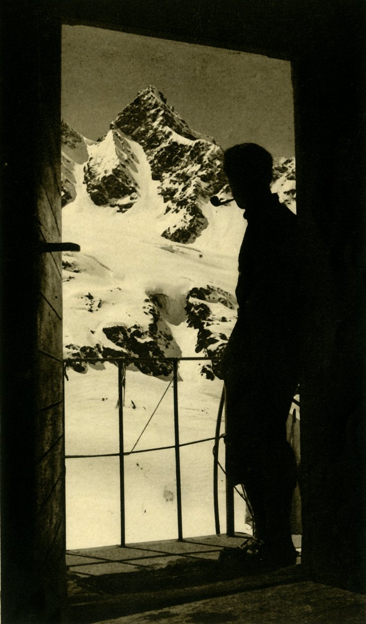Widok na Schattenspitze w Alpach Silvretta... Wiesbadener Hütte, Partenen, Austria, c1935. autorstwa Unbekannt
