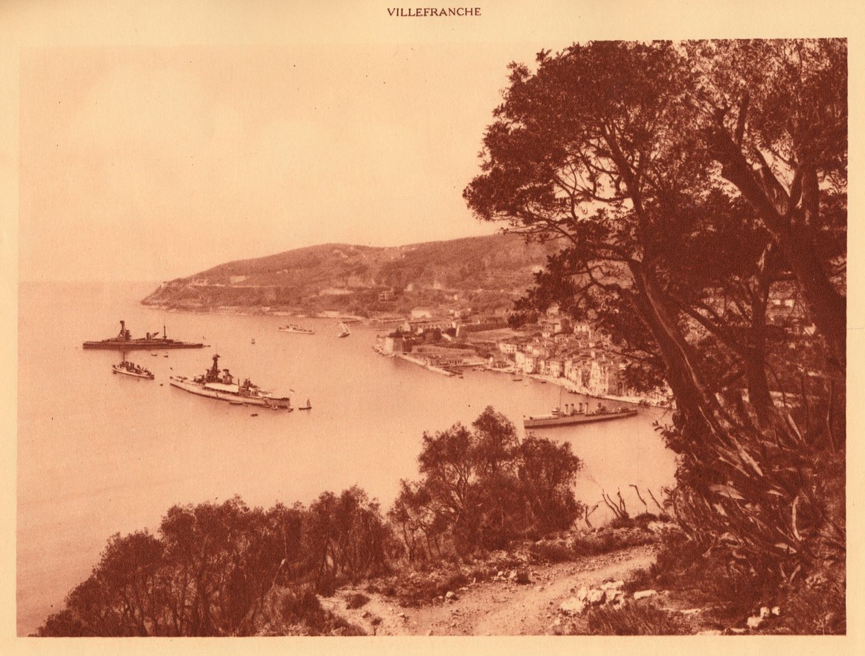 Widok miasta i redy, Villefranche, 1930. autorstwa Unbekannt