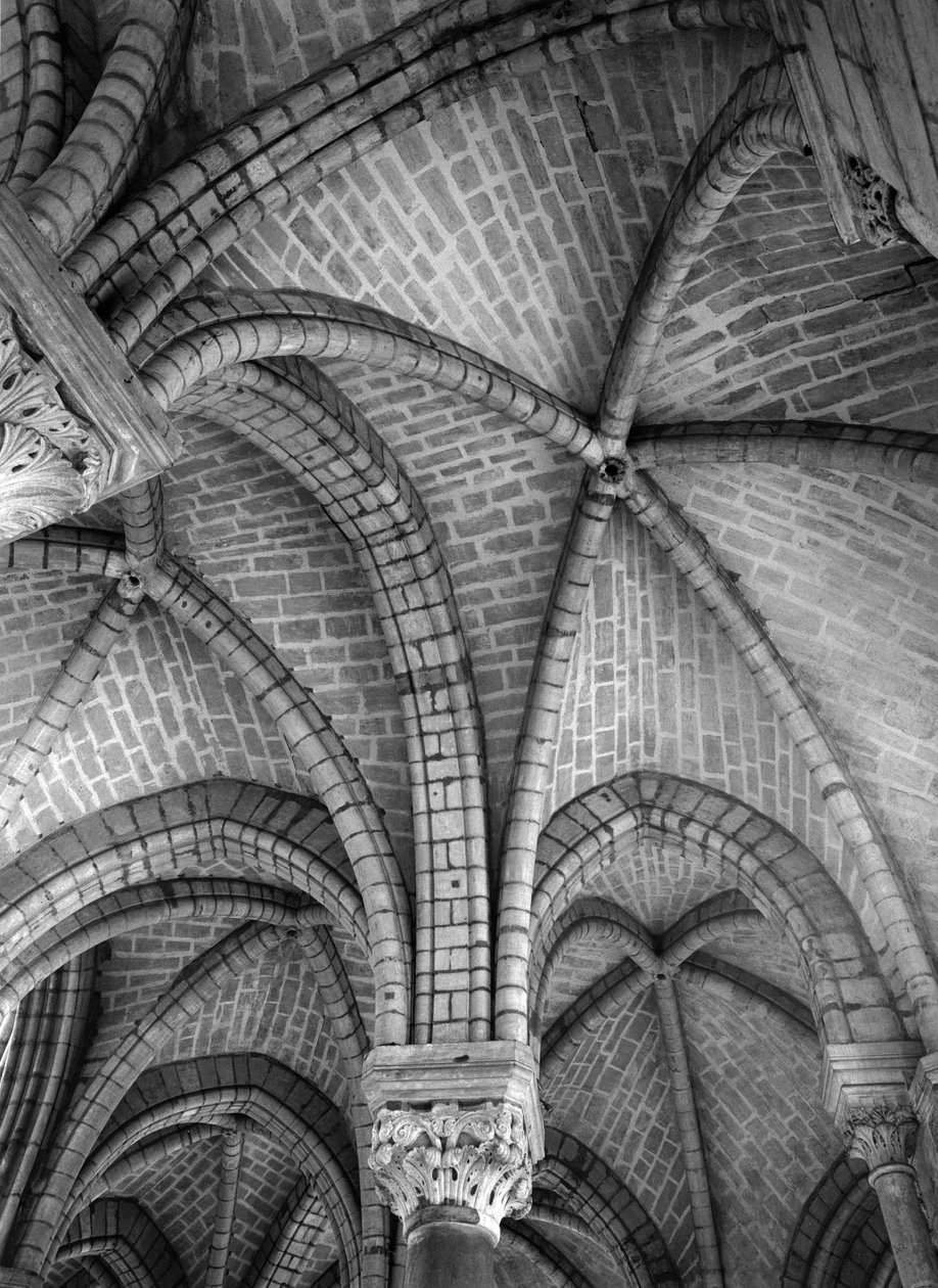 Karnety ambulatorium. Widok wewnętrzny Bazyliki Saint Denis w Saint-Denis, Seine Saint Denis, Ile de France. Fotografia. autorstwa Unbekannt