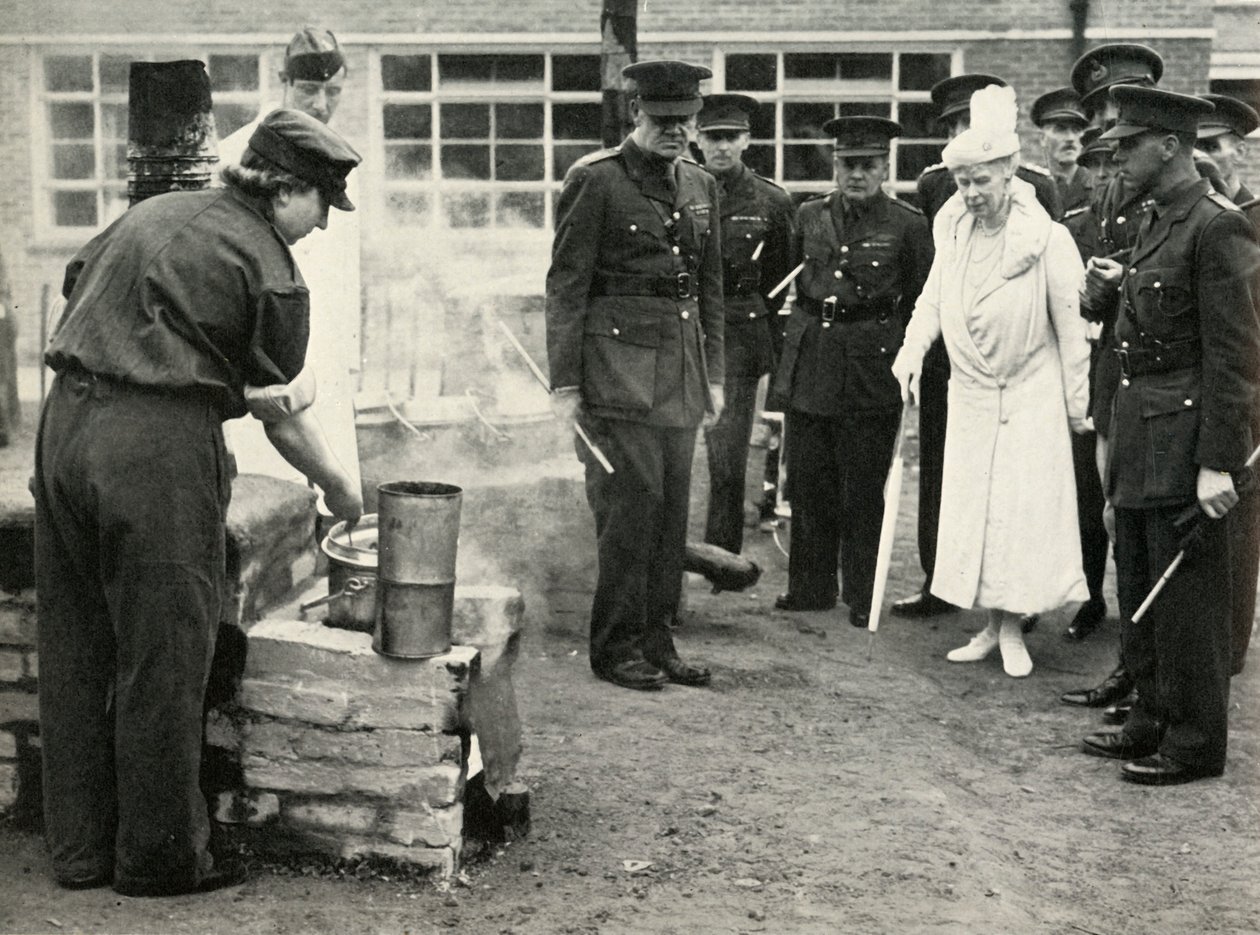 Oglądanie ATS dziewczyny w pracy... Wojskowa Szkoła Gotowania w Aldershot, c1941, 1951. autorstwa Unbekannt