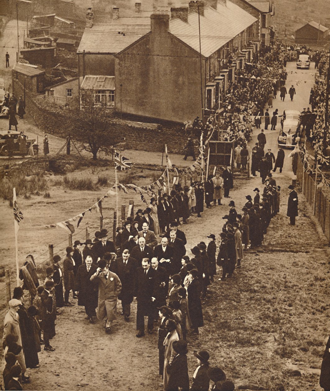 Powitany w Monmouthshire - Król Edward w Abertillery, listopad 1936 1937. autorstwa Unbekannt