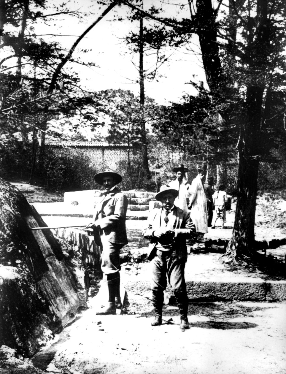 Zachodni goście do Korei, 1900 autorstwa Unbekannt