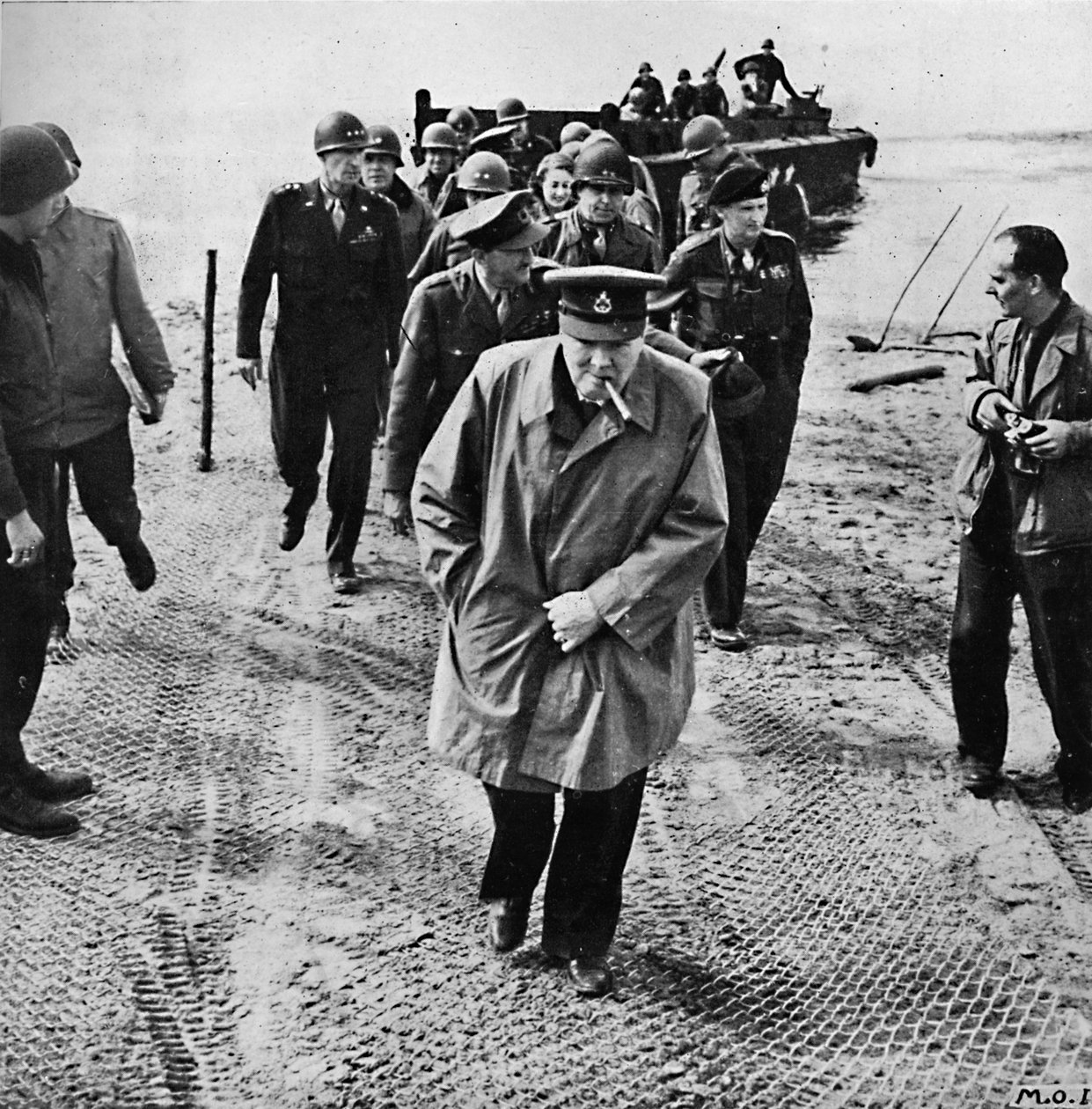 Winston Churchill po drugiej stronie Renu. Na zewnątrz do Niemiec! Naprzód do zwycięstwa!, 1945 autorstwa Unbekannt