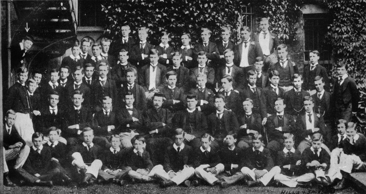 Winston Churchill na zbiorowej fotografii w Harrow School, c1889, 1945 autorstwa Unbekannt