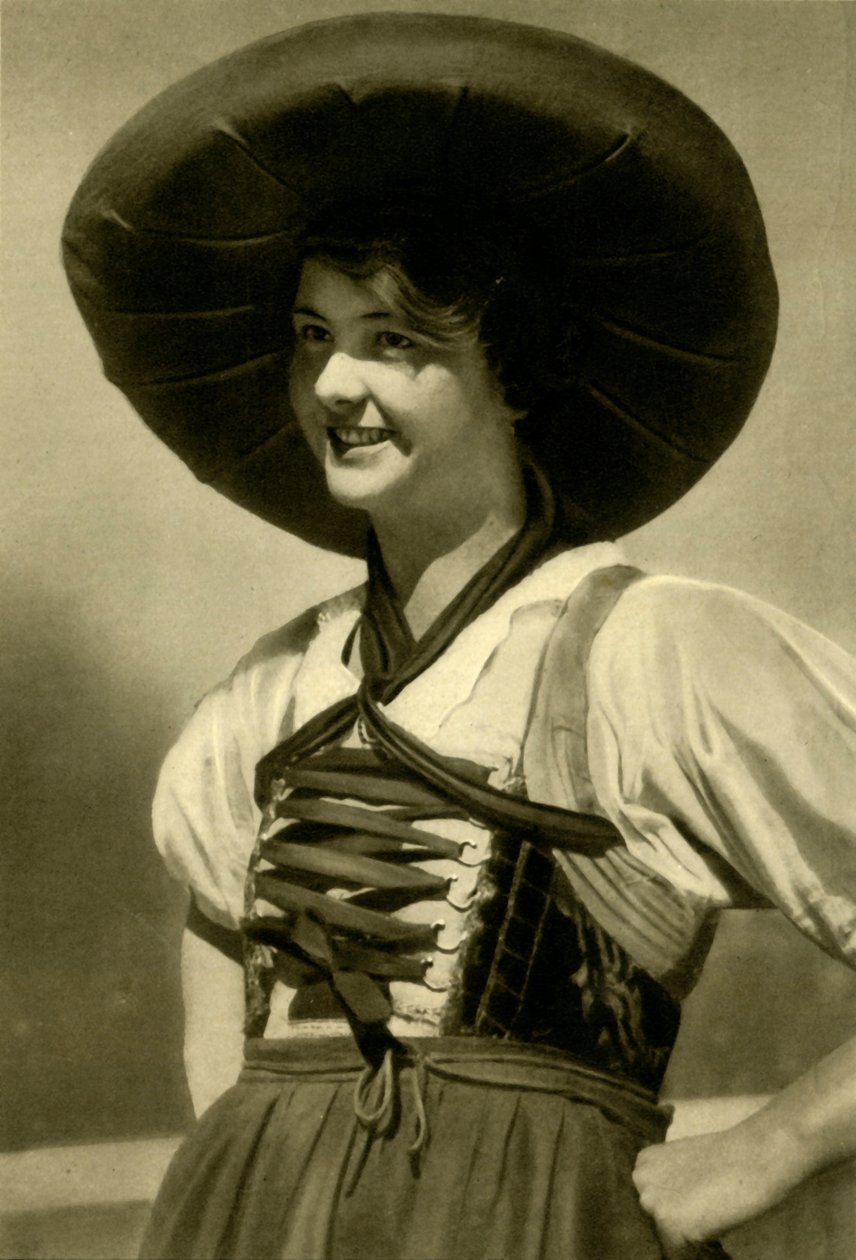 Kobieta w tradycyjnym stroju, Tyrol, Austria, c1935. autorstwa Unbekannt