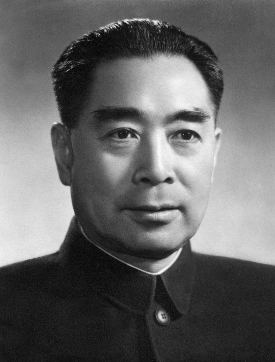 Zhou Enlai, pierwszy premier Chińskiej Republiki Ludowej, ok. 1950 autorstwa Unbekannt