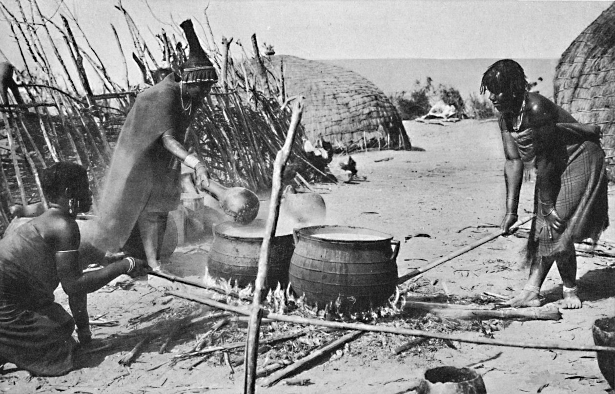 Żony Zulu warzyły piwo alkoholowe, Natal, 1912 autorstwa Unbekannt