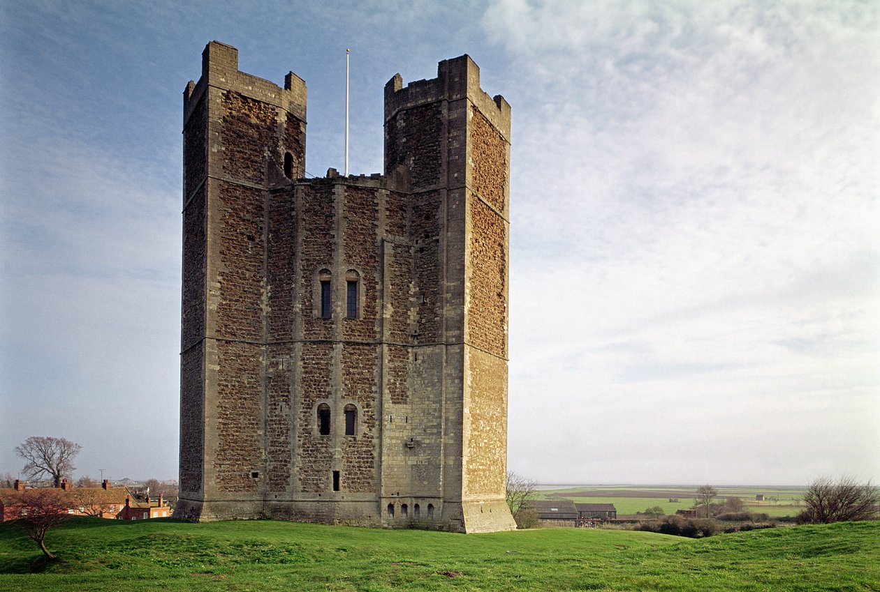 Zamek Orford, Widok zewnętrzny donżonu (1165-72), Suffolk, Wielka Brytania autorstwa Unbekannt Unbekannt