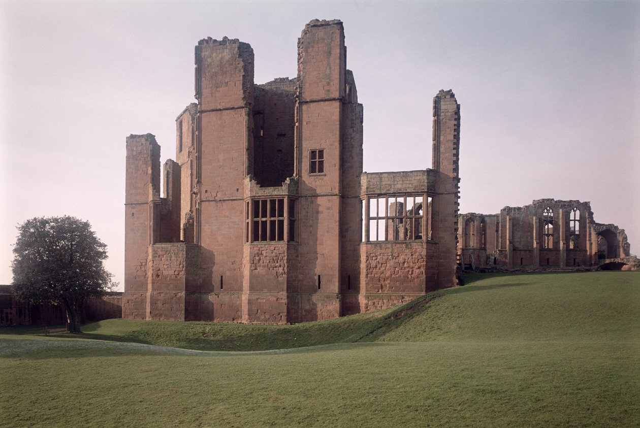 Widok na mury zewnętrzne, zamek Kenilworth, Warwickshire, wybudowany w latach 1203-16 autorstwa Unbekannt Unbekannt