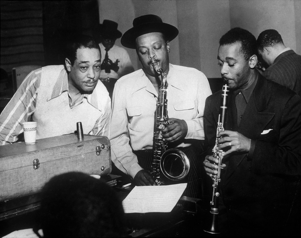 Duke Ellington z Benem Websterem i Jimmym Hamiltonem w Carnegie Hall, 1948 autorstwa Unbekannt Unbekannt