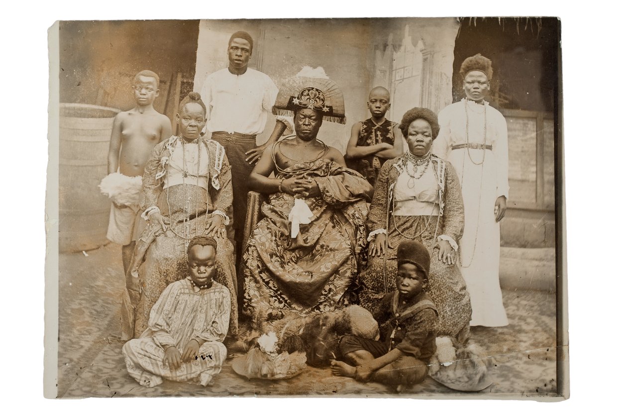 Overami, były król Beninu, i jego świta, Nigeria, ok. 1900 autorstwa Unbekannt Unbekannt