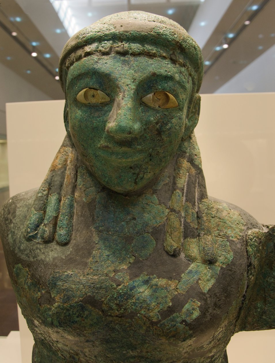 Brązowa skrzydlata postać kobieca (590 pne - 580 pne), Muzeum Olimpii, Olimpia (???????), Peloponez, Grecja (zdjęcie) autorstwa Unknown