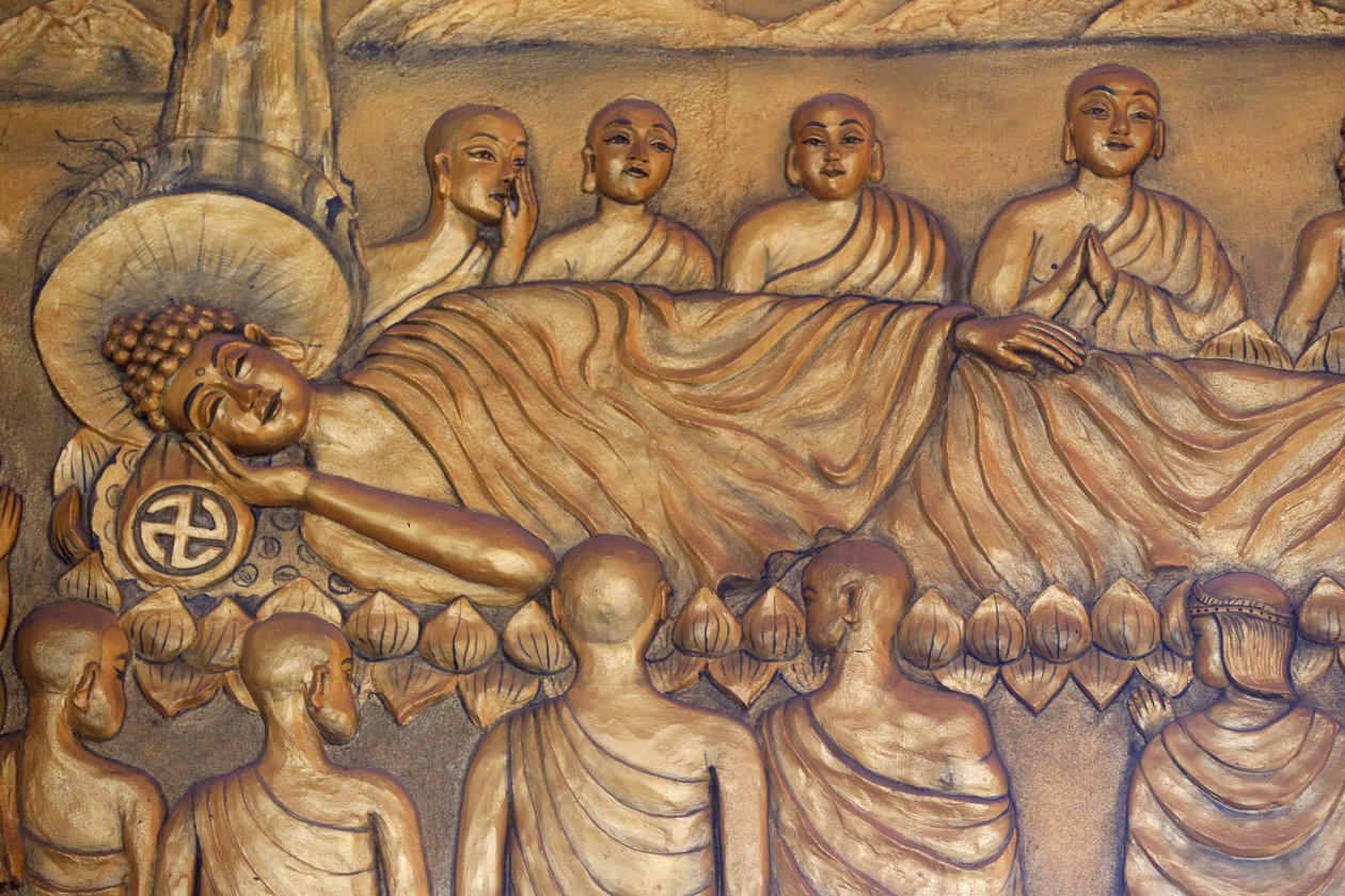 Chua Thiep Długa buddyjska pagoda. Leżący Budda. Po 45 latach nauczania Dharmy Budda przeszedł w Parinirwanę. Statua. Thay Ninh. Wietnam autorstwa Unbekannt