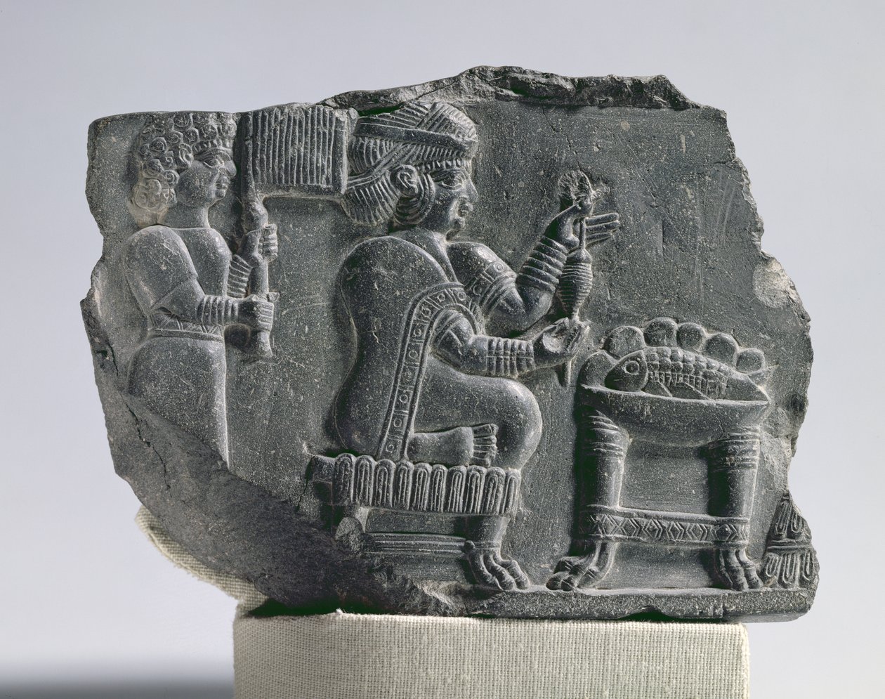 Przędzająca kobieta elamicka, okres neoelamicki, ok. 700-600 p.n.e. (bitum) autorstwa Unbekannt