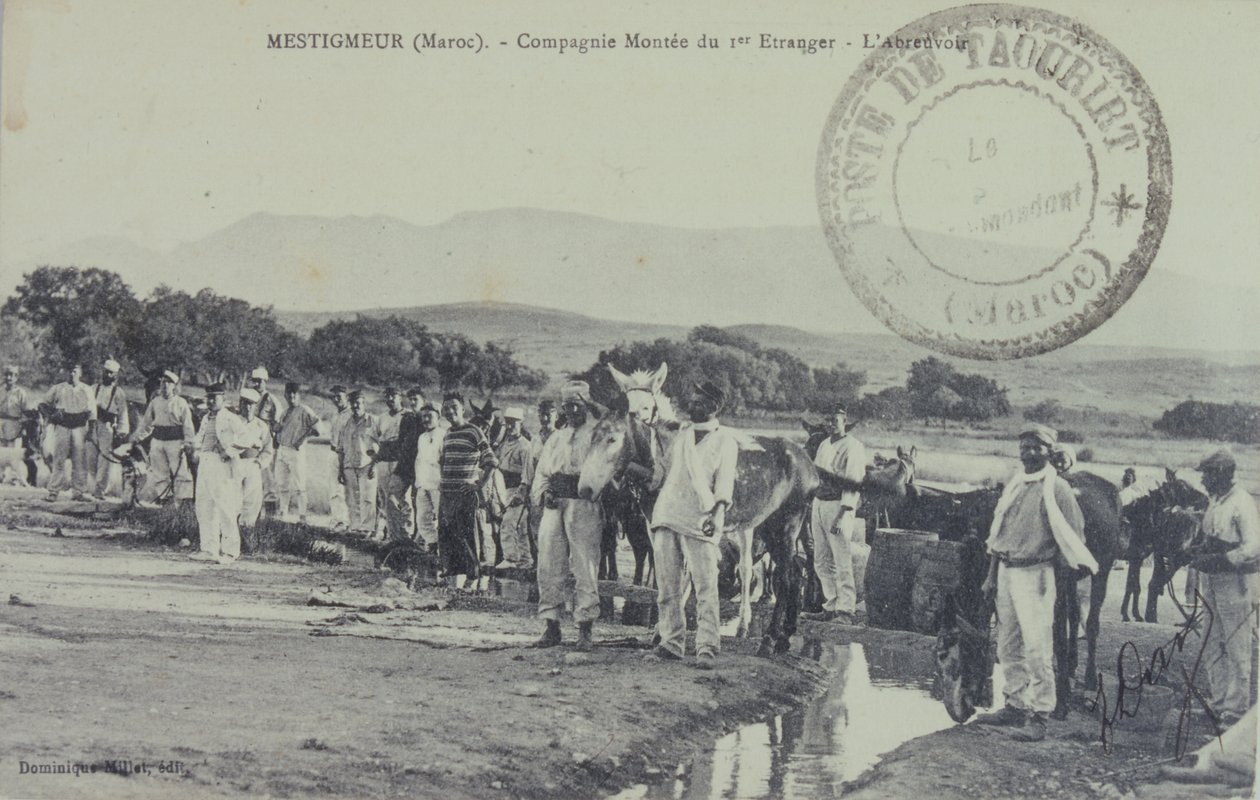 Francuscy legioniści na patrolu w pobliżu gór Atlas, Maroko. Pocztówka z 1909 r. autorstwa Unbekannter Künstler