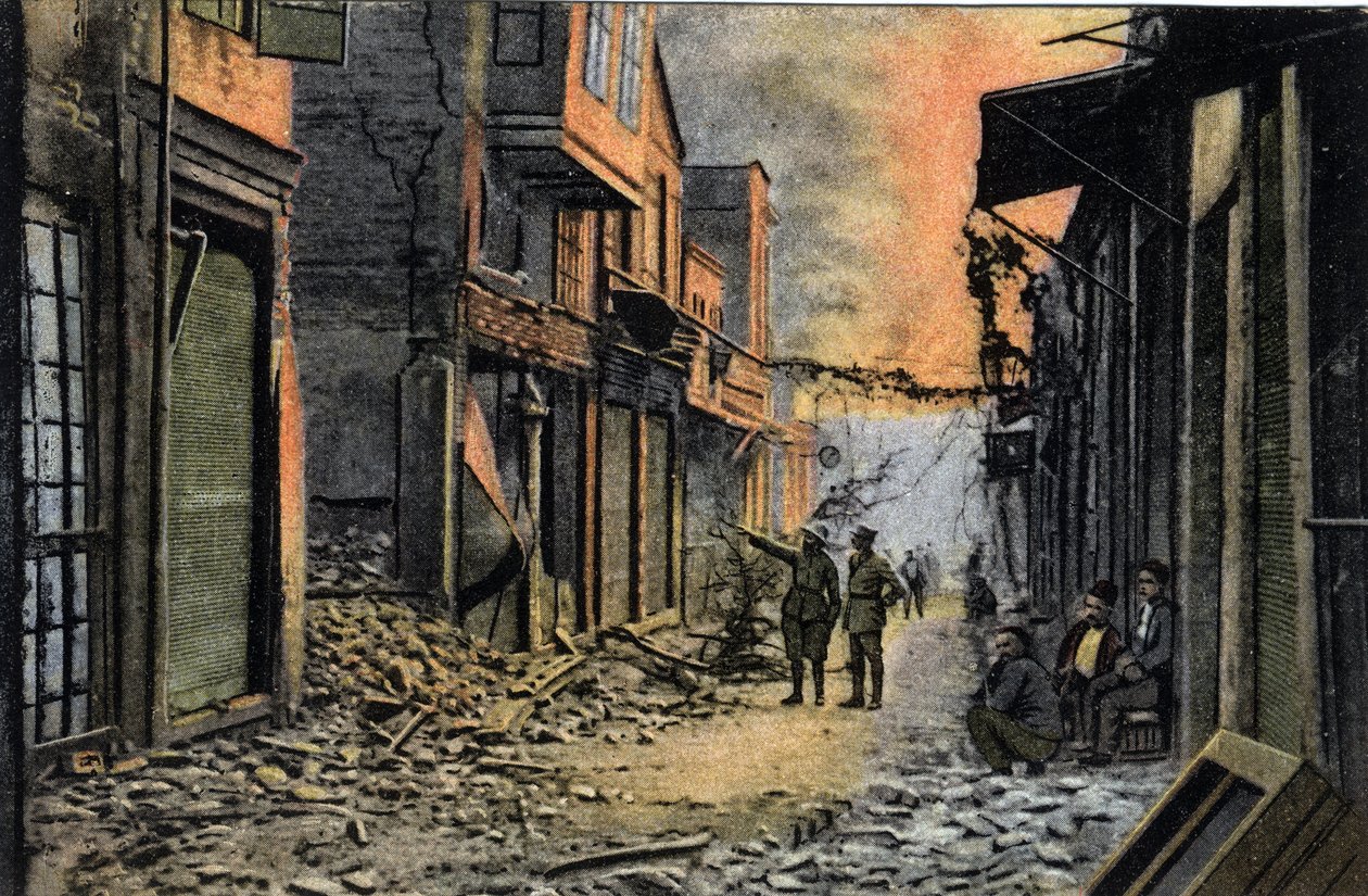 Grecja, Saloniki (lub Saloniki): widok częściowo zniszczonej ulicy Tuńskiej, prawdopodobnie po pożarze w 1917 r. - pocztówka 1914-1918 autorstwa William M. Timlin