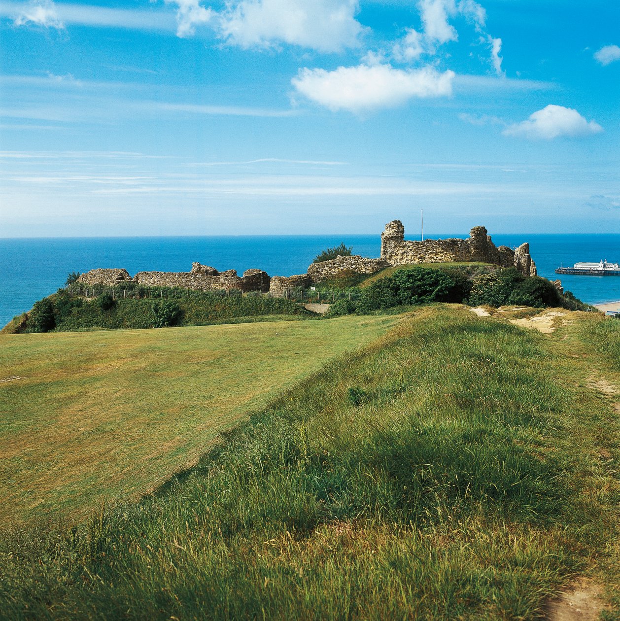 Zamek Hastings, East Sussex, Wielka Brytania autorstwa William M. Timlin