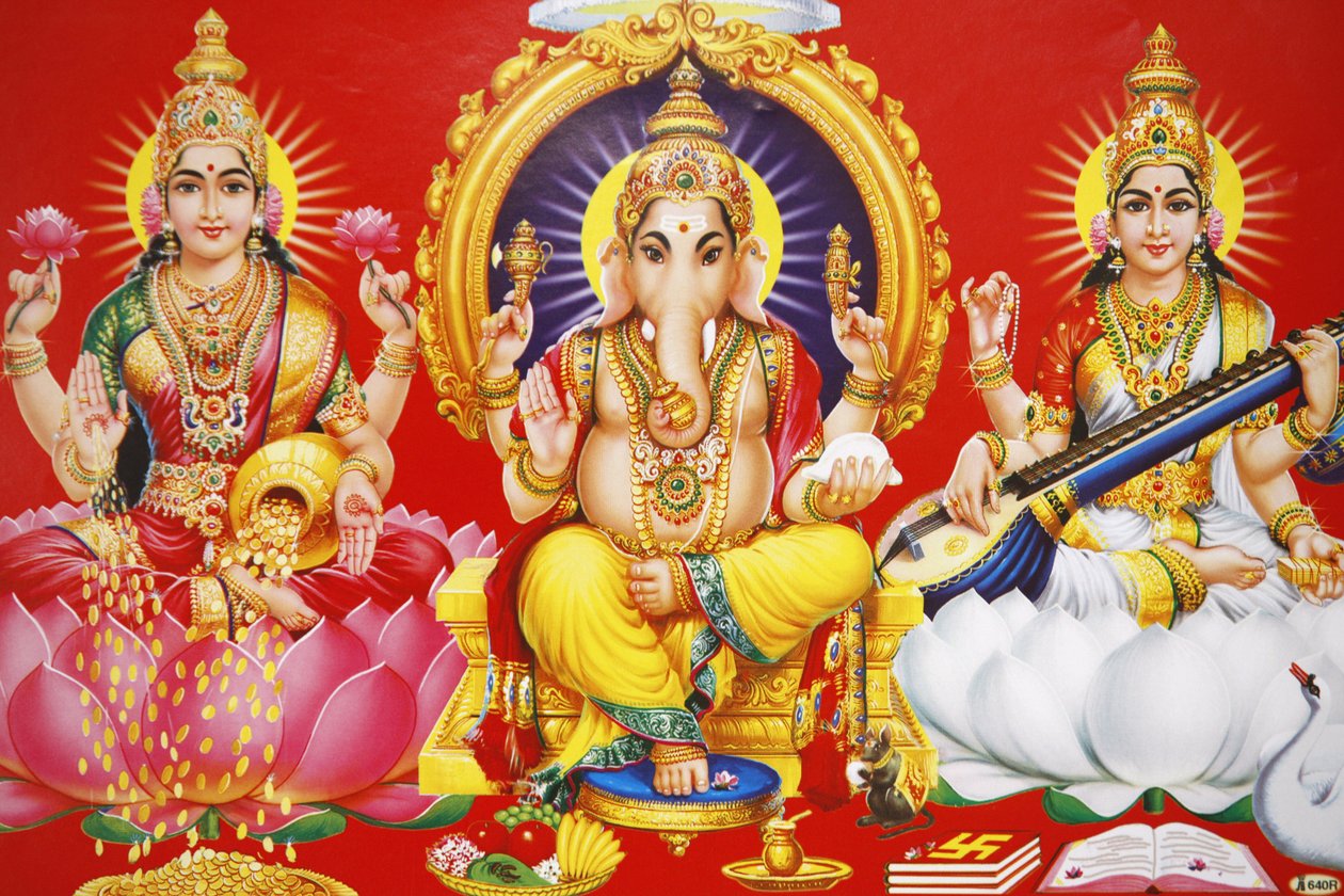 Hinduska bogini Laxmi, bóg Ganesha i bogini Saraswati (od lewej do prawej), Indie autorstwa Unbekannt