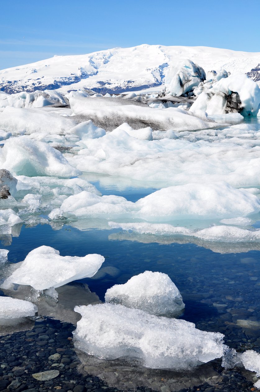 Góry lodowe i kry w lagunie lodowcowej Jokulsarlon, Islandia (zdjęcie) autorstwa Unbekannter Künstler