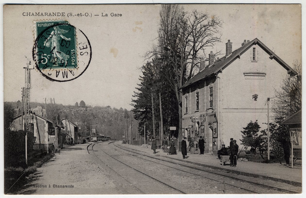 Ile de France, Essonne (91), Chamarande: widok na dworzec kolejowy - Pocztówka z 1908 r. autorstwa William M. Timlin