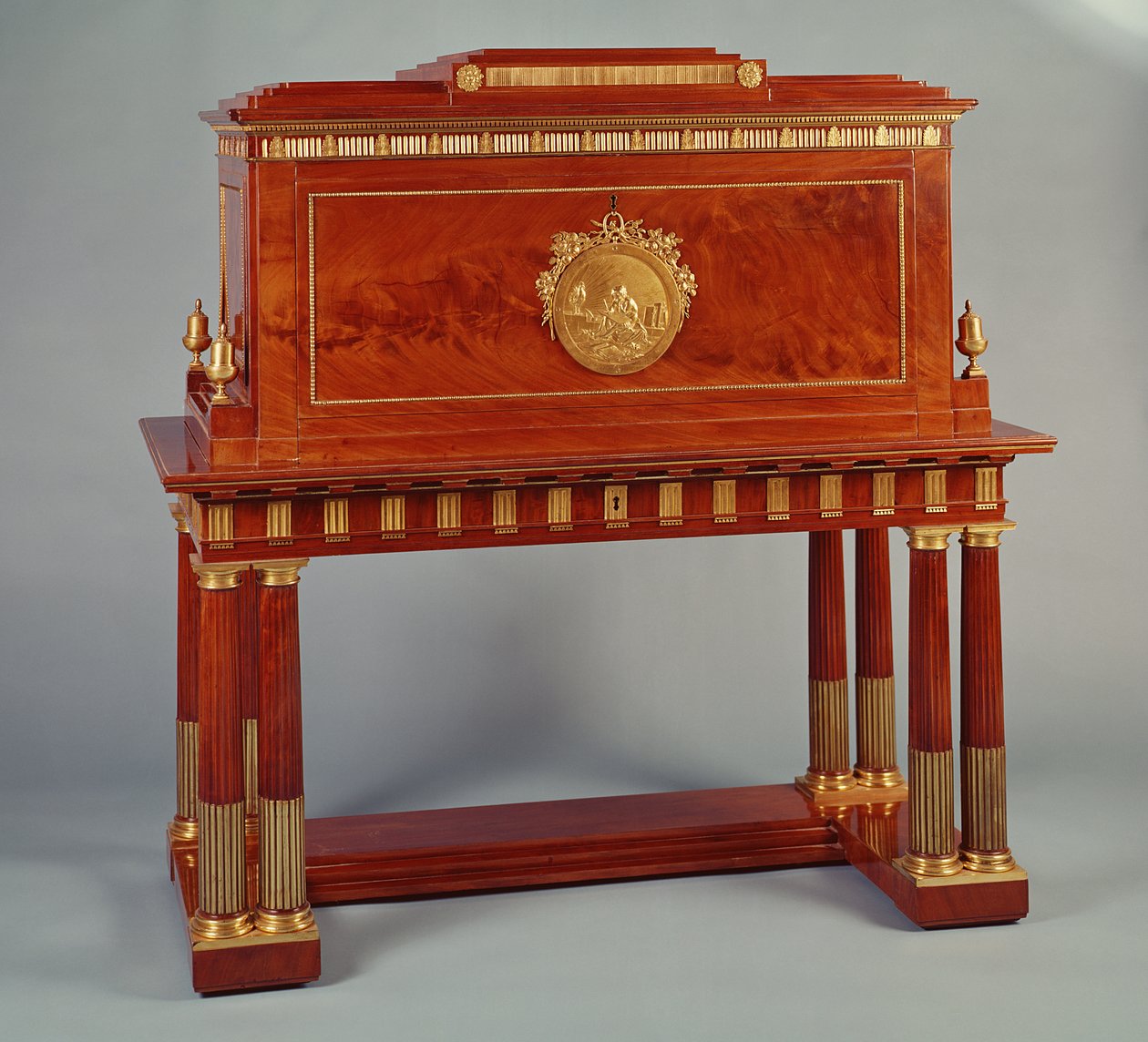 Sekretarzyk z mahoniu cesarskiego, David Roentgen (1743-1807), niemiecki autorstwa Unbekannt