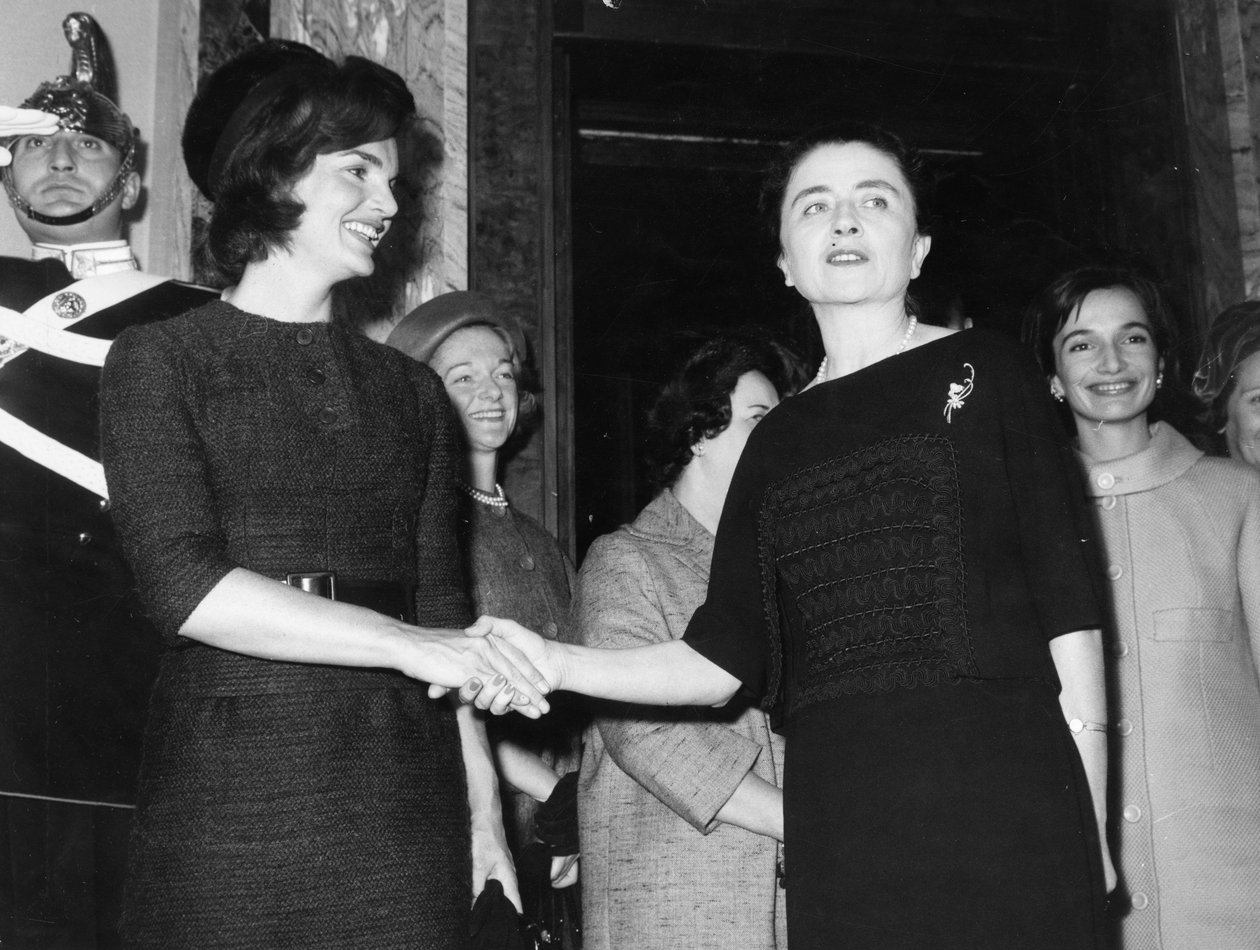 Jacqueline Kennedy z Carlą Gronchi. Rzym. 1962. autorstwa Unbekannt