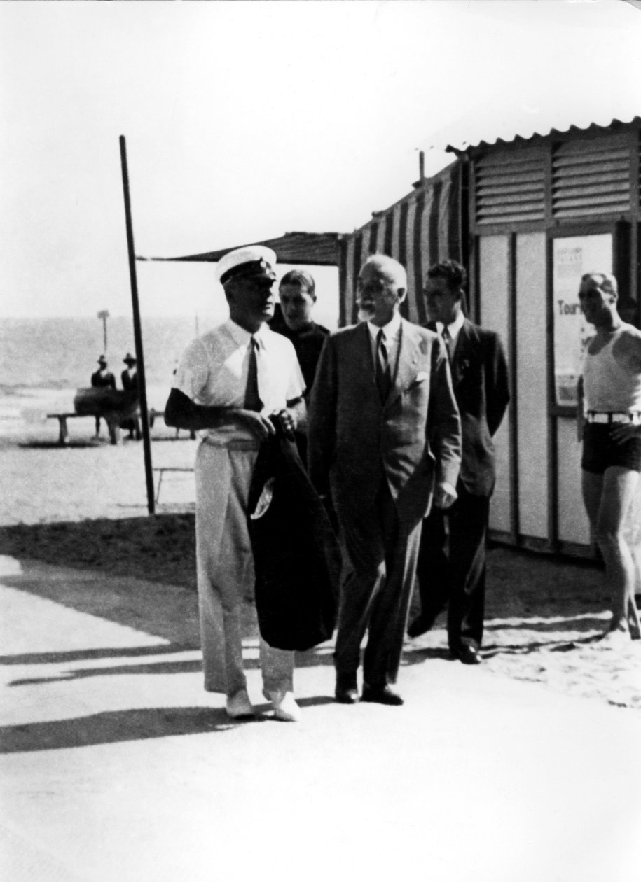 WYSTAWA KINA lata 1930: dupe BENITO MUSSOLINI w LIDO z hrabią GIUSEPPE VOLPI DI MISURATA Wenecja autorstwa Unbekannt