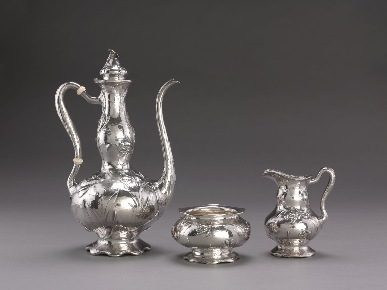 Hammered Coffee Service: Dzbanek do kawy, ok. 1900-1910 autorstwa Unbekannt