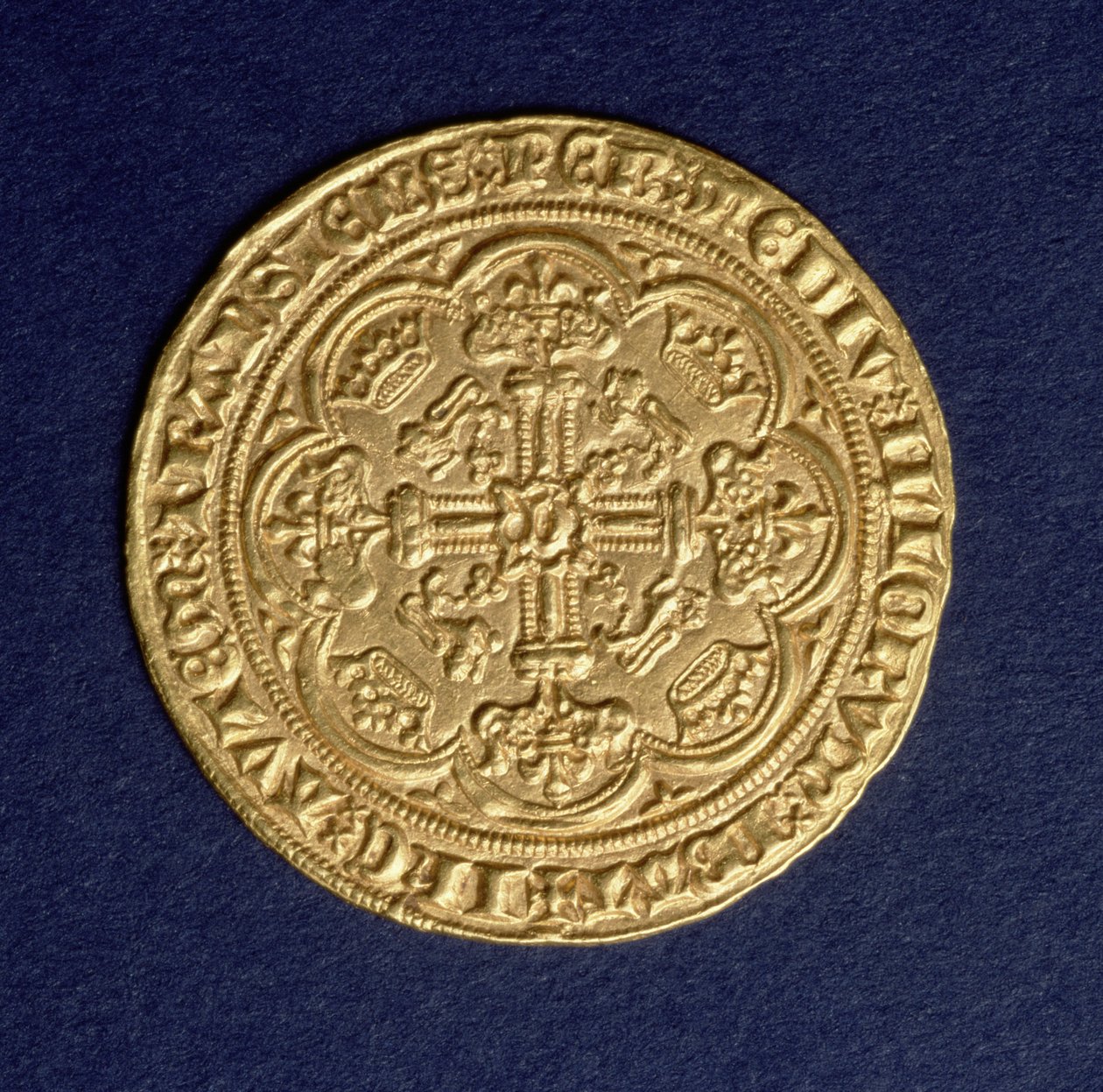 Szlachta Edwarda III (1312-77) rewers przedstawiający wzór krzyża, mennica Calais, wprowadzona 1344 (złoto) (awers zob.: 110161) autorstwa Unbekannt