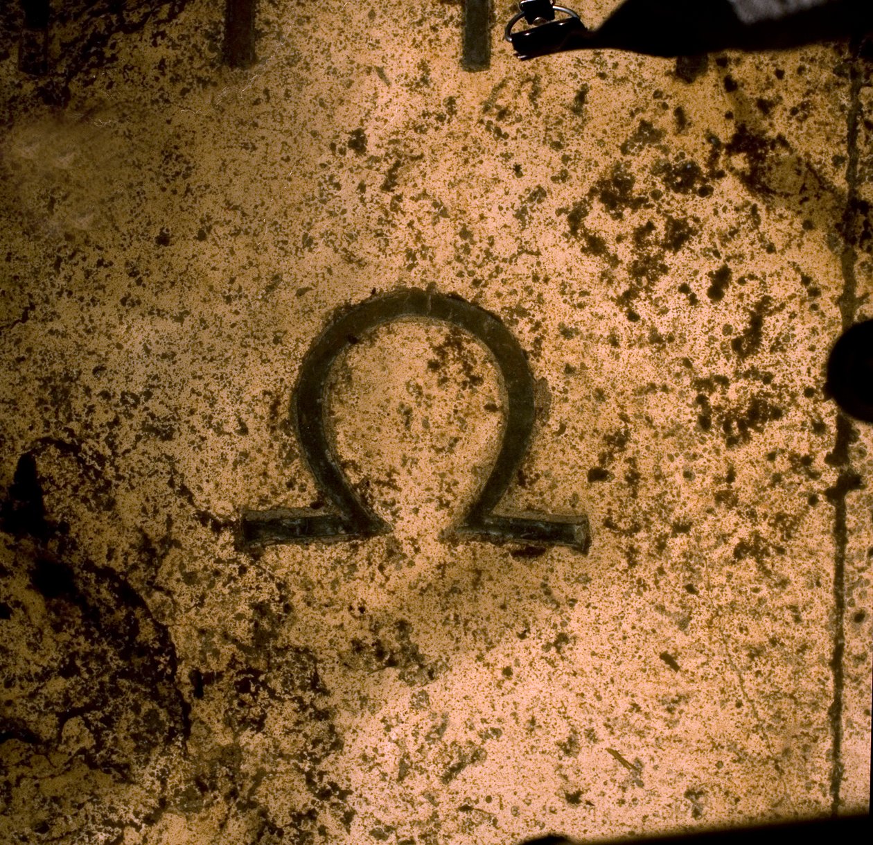 Symbol Omega na Zegarze Słonecznym Augusta (zdjęcie) autorstwa Unbekannt