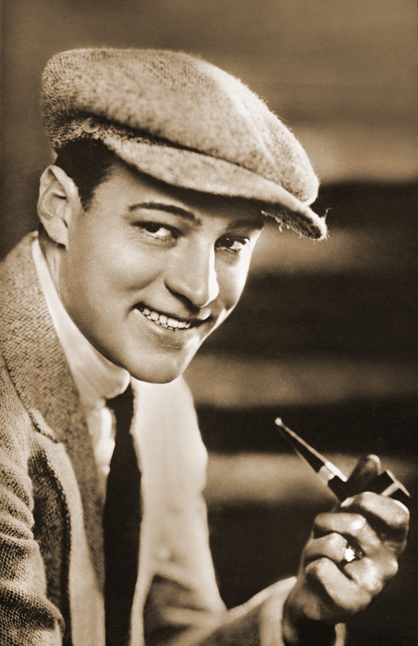 Portret Rudolpha Valentino (1895-1926) (zdjęcie czarno-białe). autorstwa Unbekannter Künstler