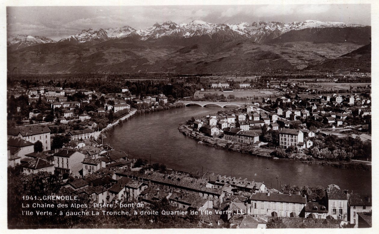 Rodan Alpy, Isere (38), Grenoble: łańcuch Alp, Isere, most Ile Verte, po lewej La Tronche, po prawej dzielnica Ile Verte - pocztówka z lat 1930-1939 autorstwa William M. Timlin