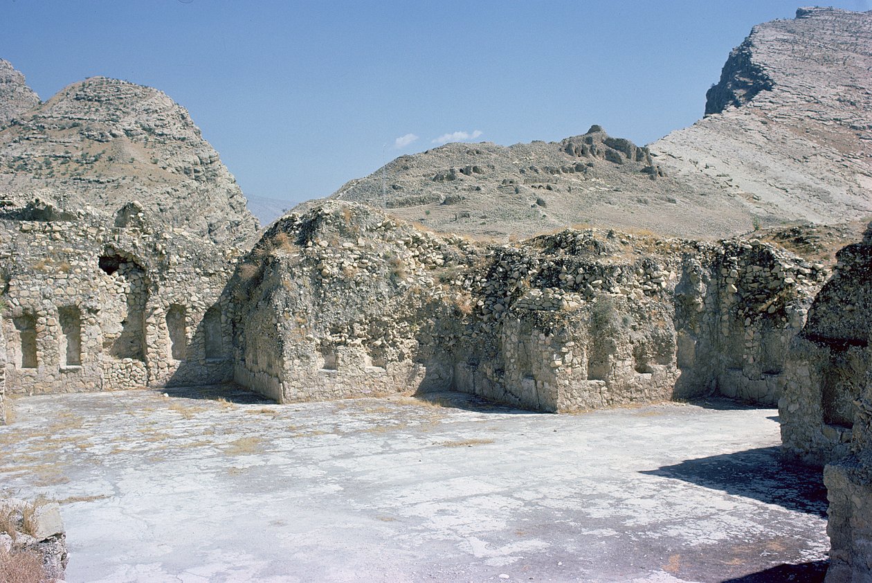 Ruiny Pałacu Króla Szapura I (241-72), Sassanian (zdjęcie) autorstwa Unbekannt