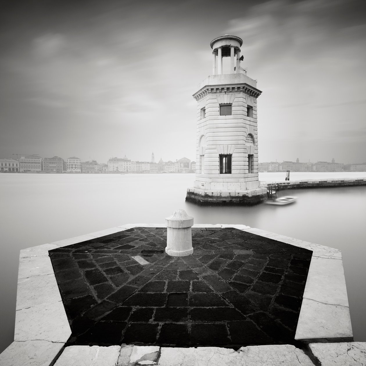 San Giorgio Maggiore, Wenecja, Włochy, 2014 (zdjęcie czarno-białe) autorstwa Leopold Blonder