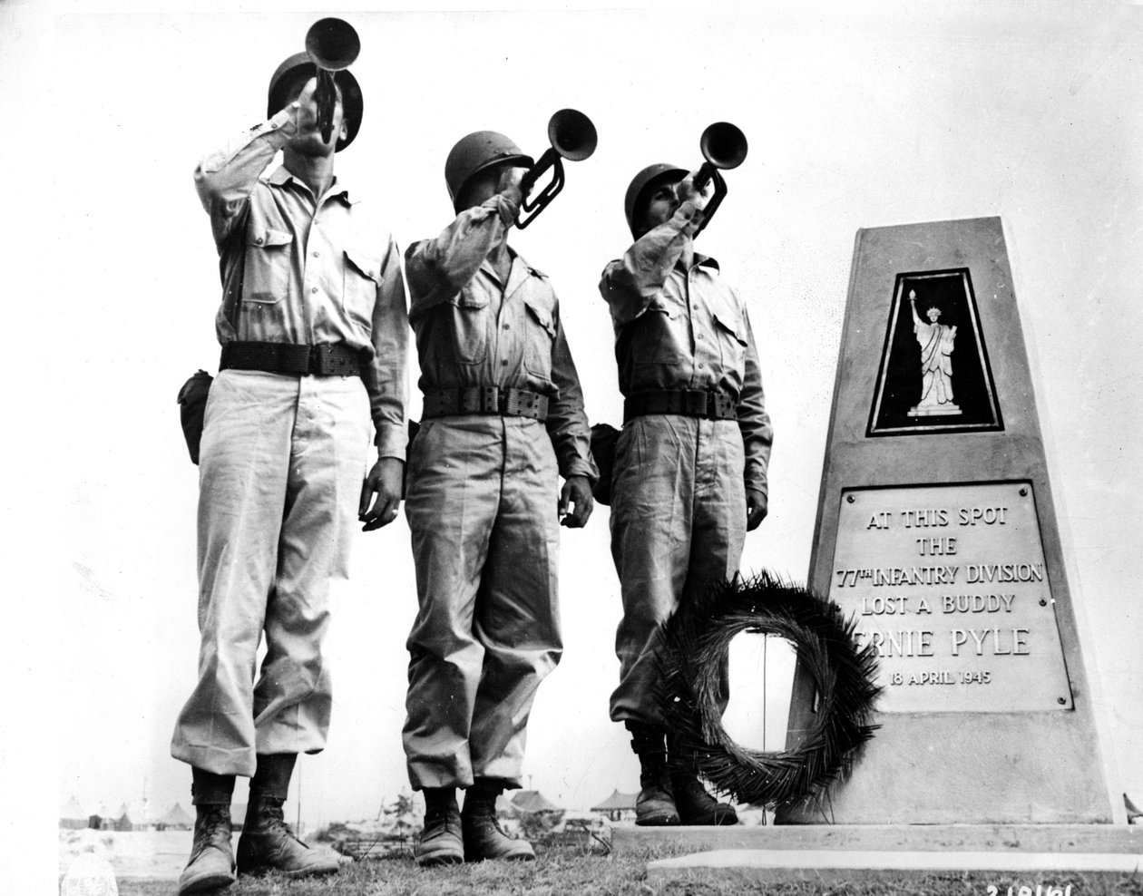 II wojna światowa (1939-1945) - II wojna światowa (II lub II wojna światowa): Okinawa (Japonia) 20 sierpnia autorstwa Unbekannt